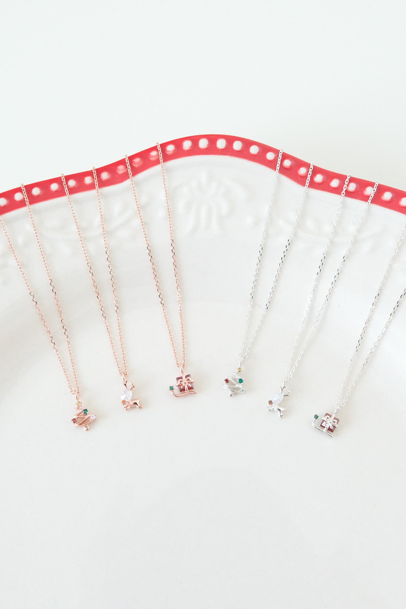 22648 Christmas is Just Around the Corner Necklace