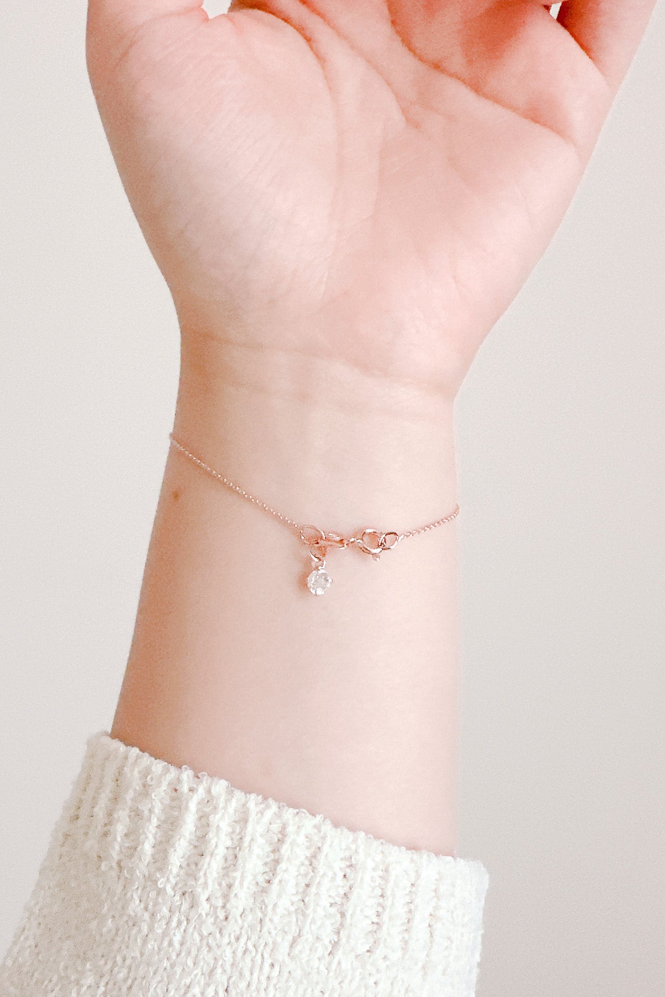 
                  
                    𝐧𝐞𝐰 𝐜𝐨𝐥𝐨𝐮𝐫 🖌 23810 Enola Bracelet
                  
                