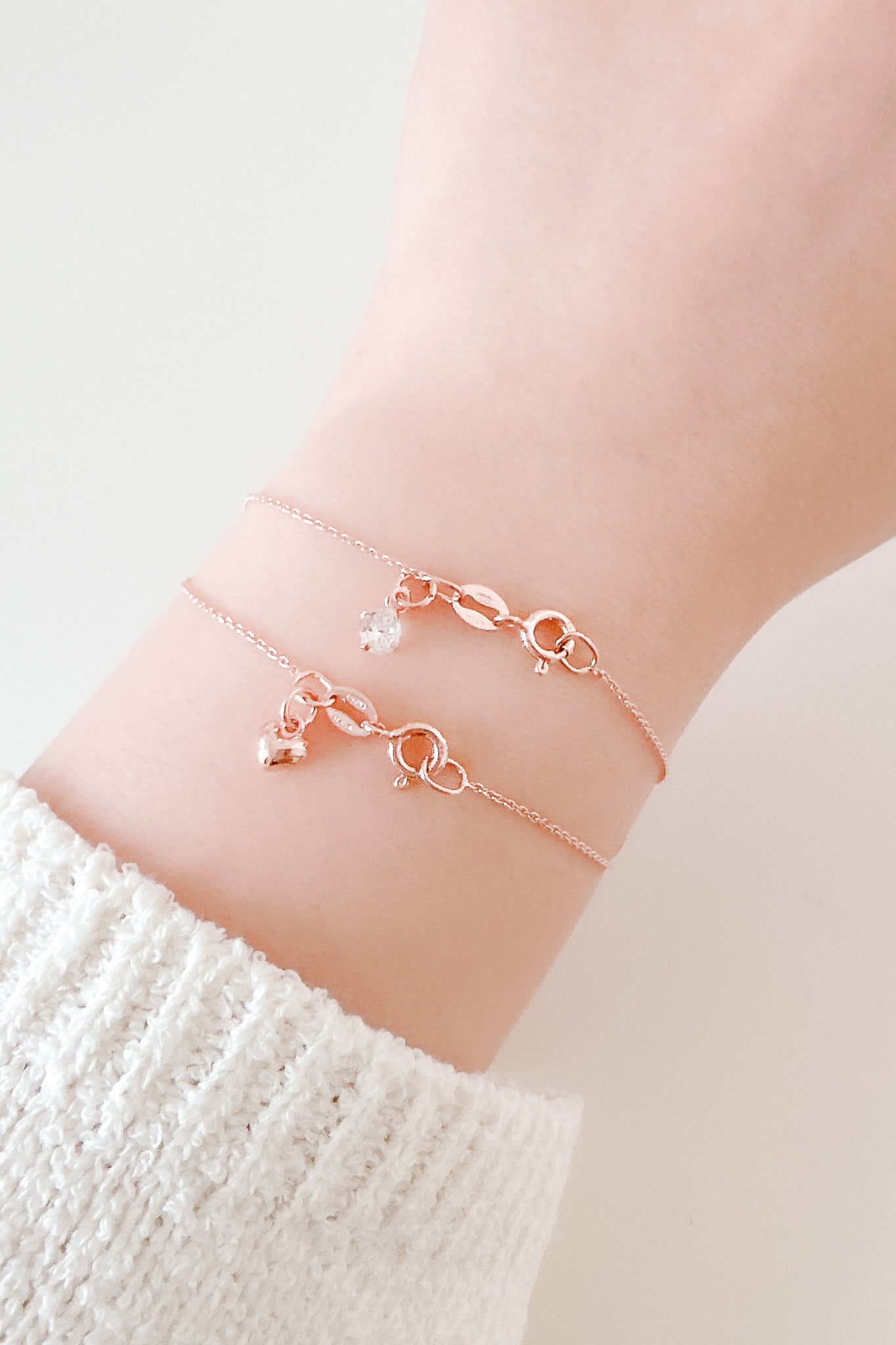 
                  
                    𝐧𝐞𝐰 𝐜𝐨𝐥𝐨𝐮𝐫 🖌 23810 Enola Bracelet
                  
                