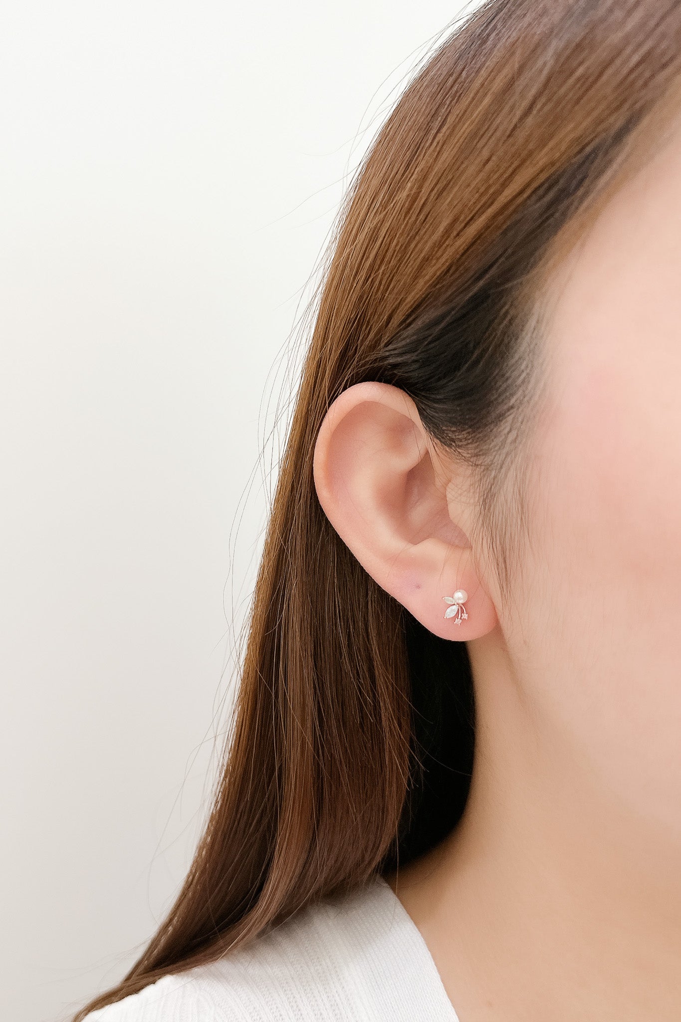 
                  
                    23851 - Elestren Earrings
                  
                
