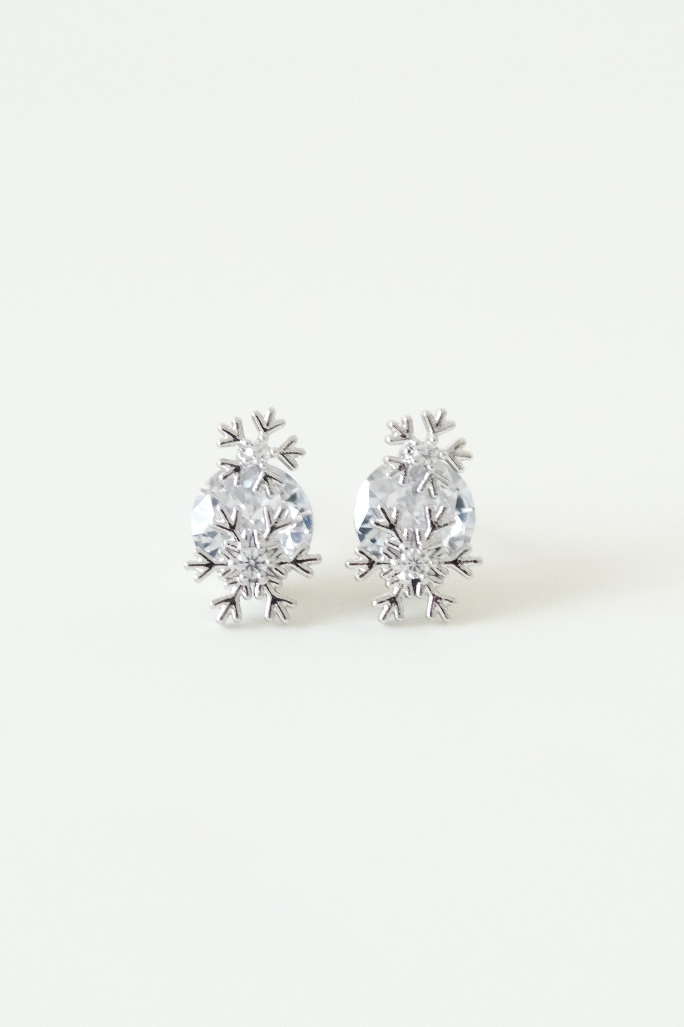 
                  
                    [XMAS] 23966 Snowflakes on Ice Cube Earrings
                  
                