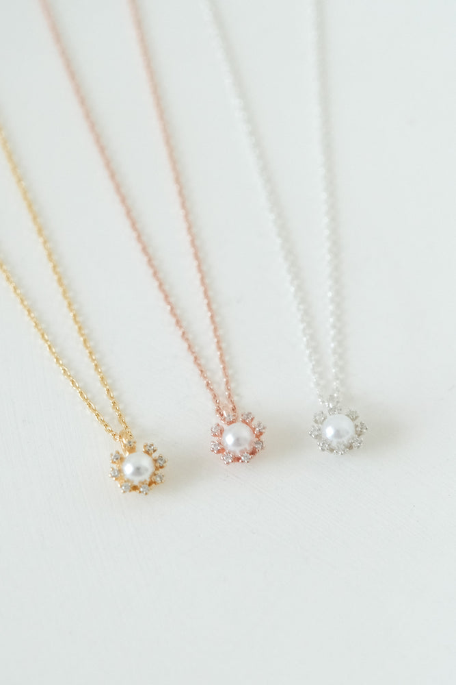 
                  
                    [XMAS] 23974 Snowy Pearl Earrings & Necklace (3 colours)
                  
                