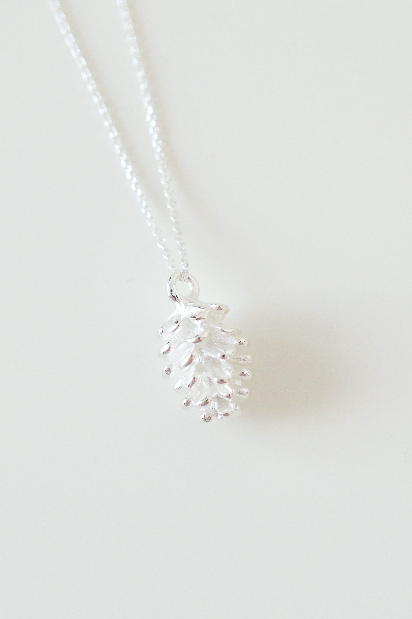 
                  
                    [XMAS] 23976 The Pine Cone Necklace
                  
                