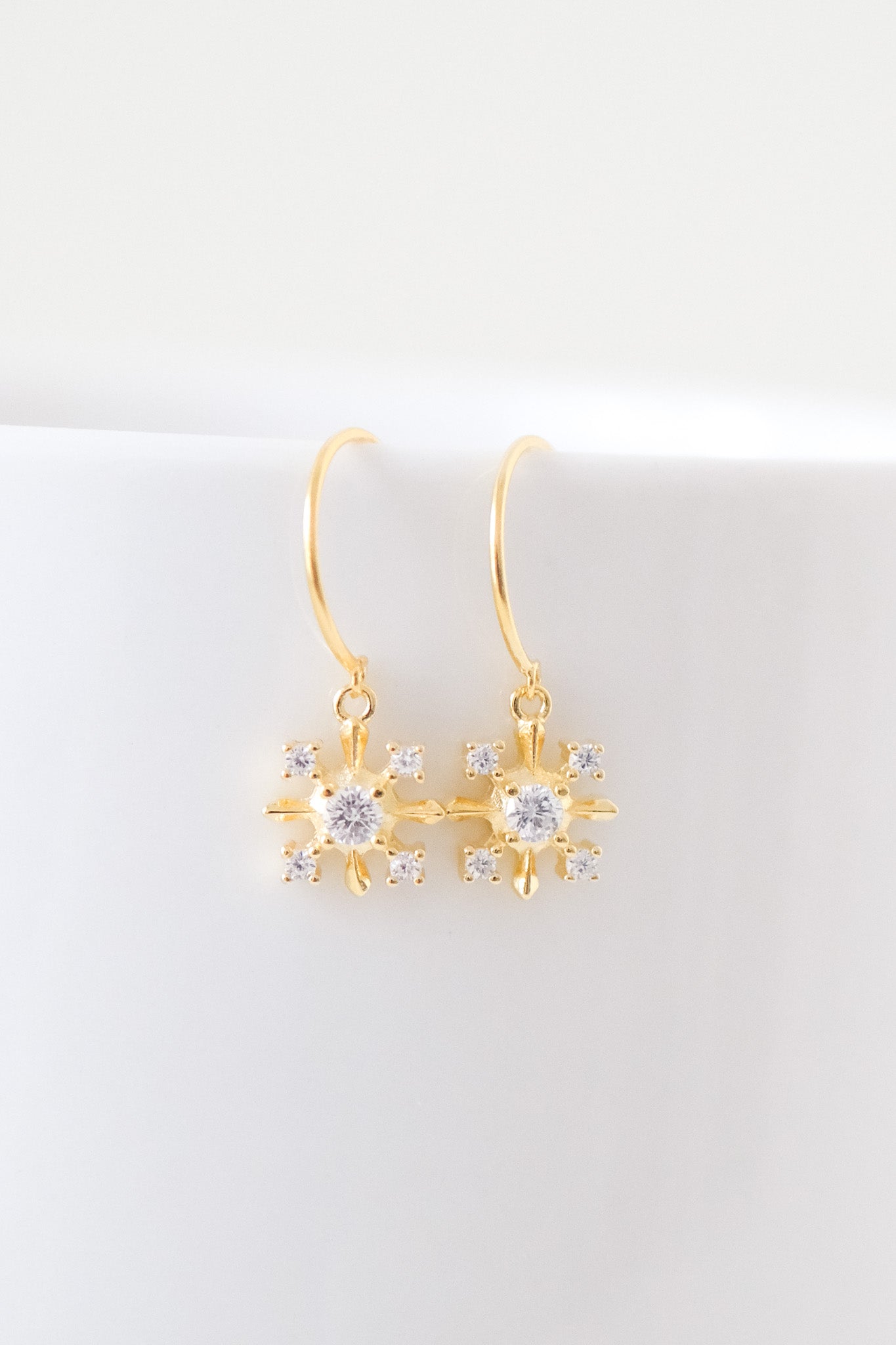 
                  
                    23980 - Golden Snowflakes Drop Earrings
                  
                