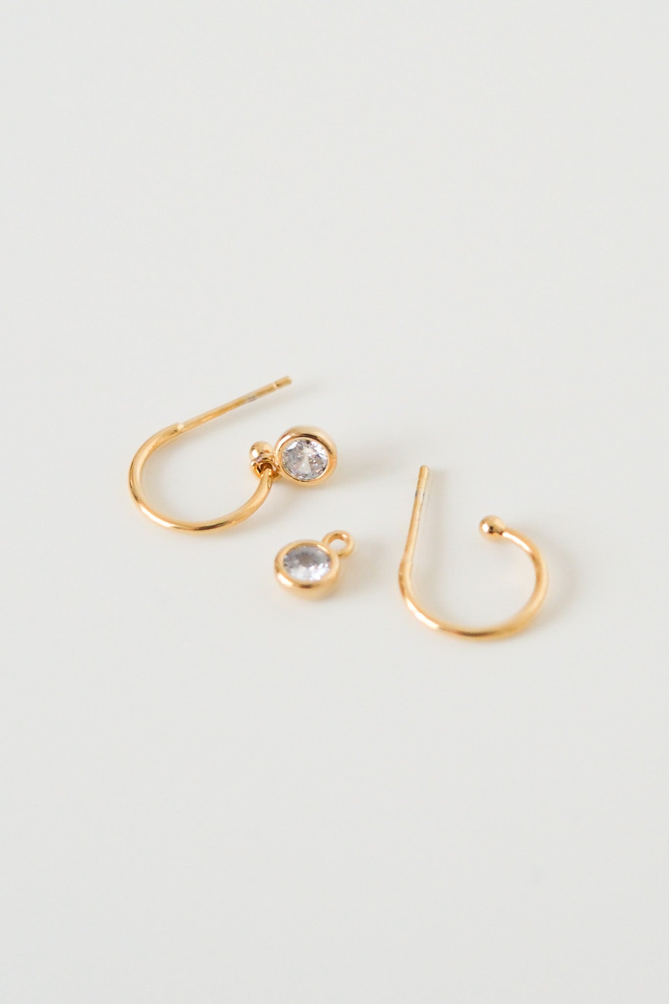 
                  
                    23996 - Dara Earrings
                  
                