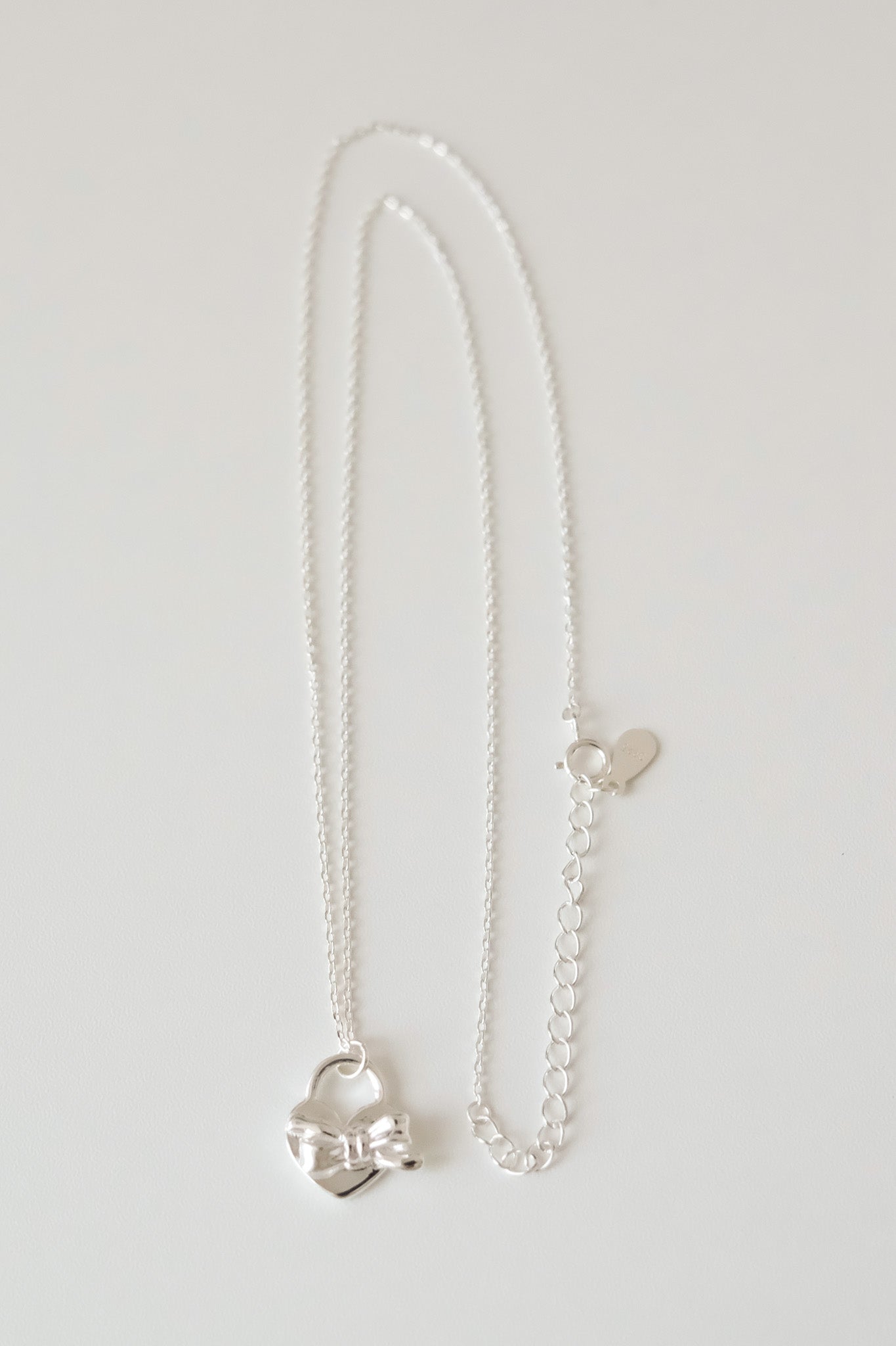 
                  
                    24050 Moa Ribbon Necklace
                  
                