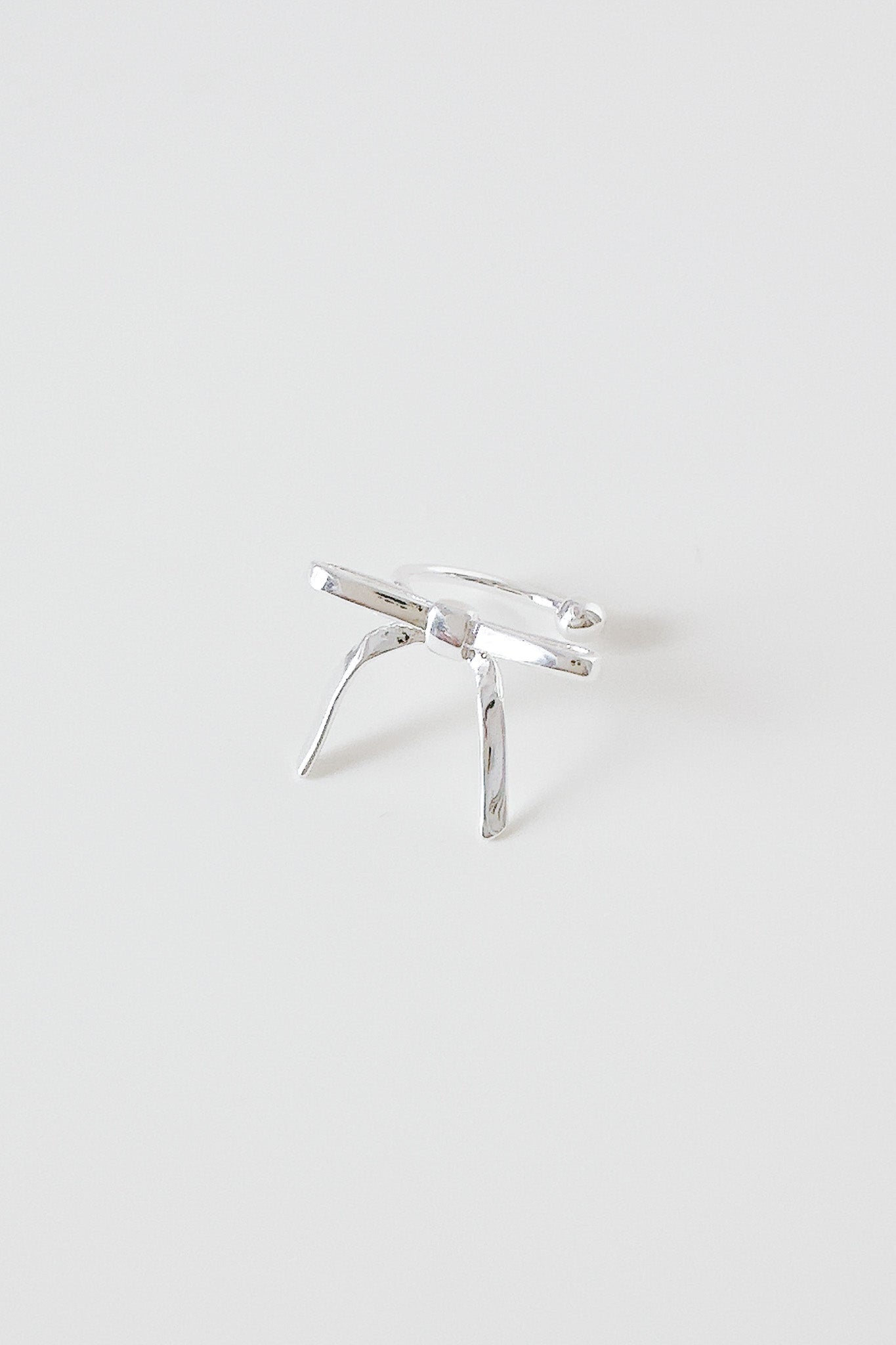 
                  
                    24090 Dia Ear Cuff
                  
                