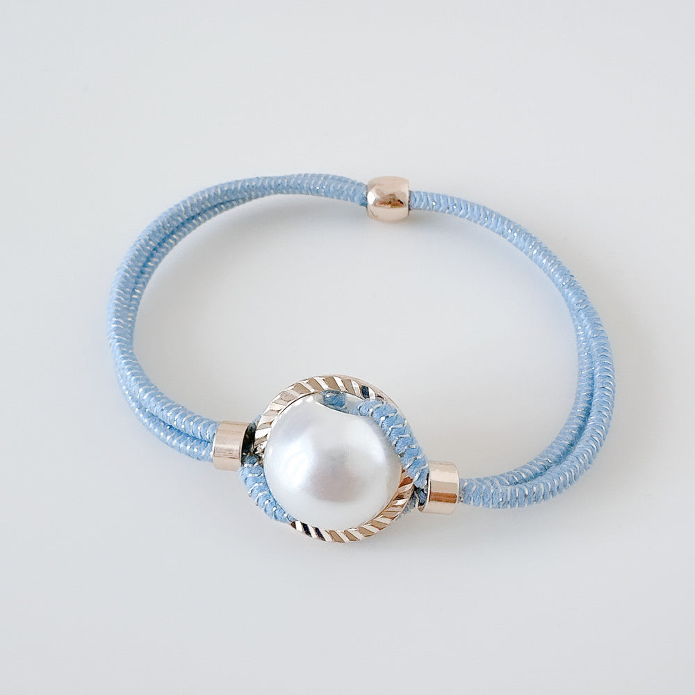 
                  
                    24159 - Ebe Pearl Hair Tie
                  
                