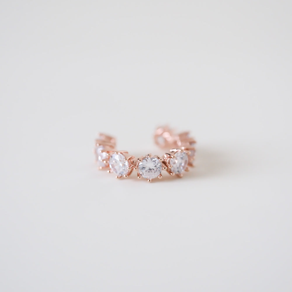 
                  
                    24210 - Zaina Ear Cuff
                  
                