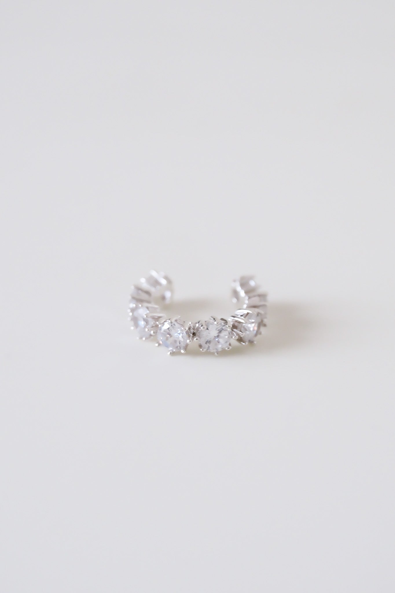 
                  
                    24210 - Zaina Ear Cuff
                  
                