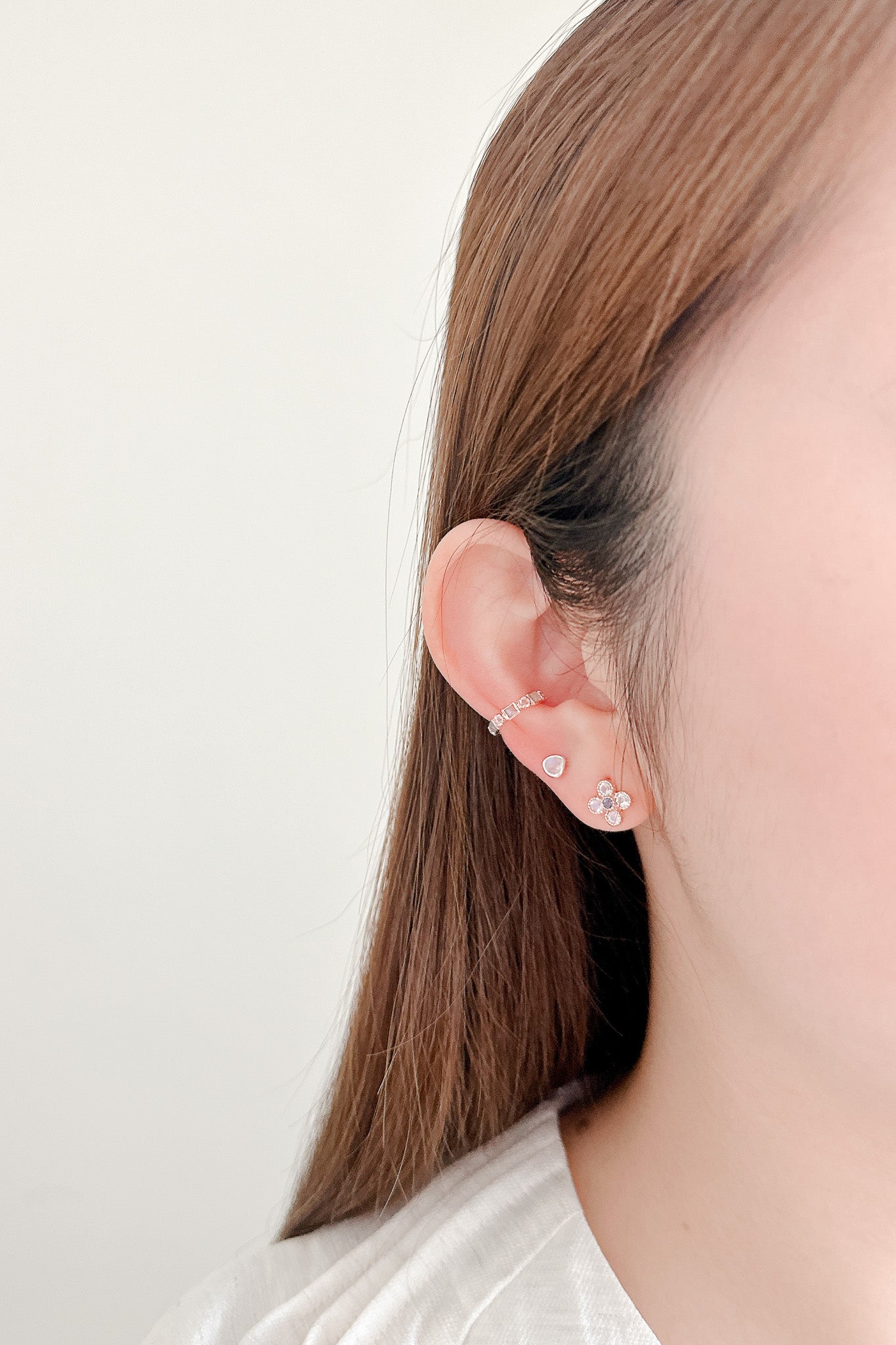 
                  
                    24271 Idony Gemstone Ear Cuff
                  
                