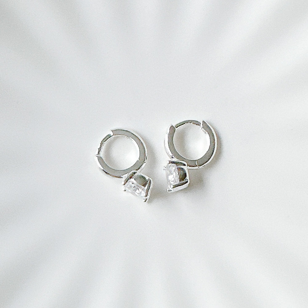 
                      
                        24399 Jiana Earrings
                      
                    