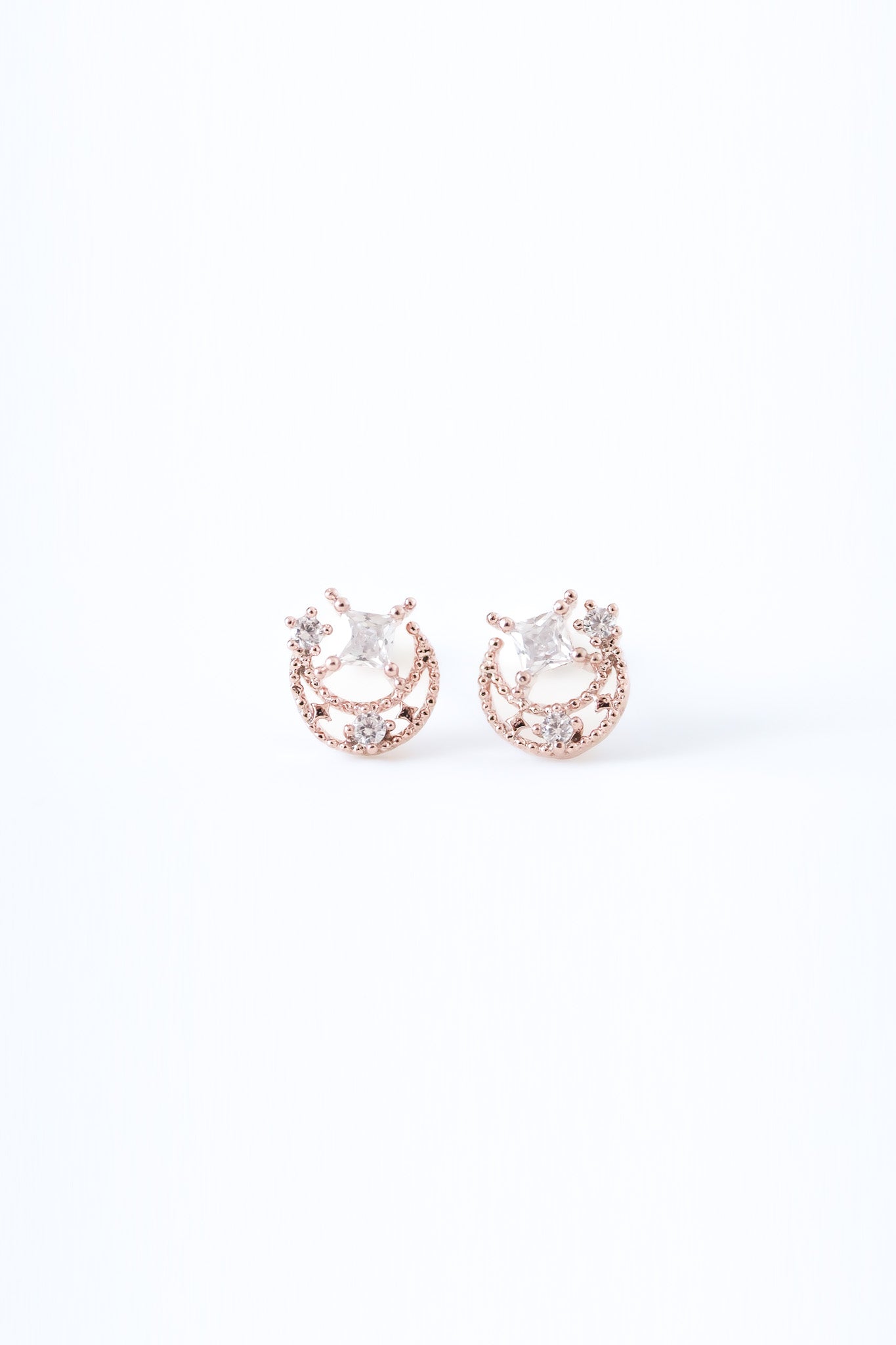 
                  
                    24490 Sachi Earrings
                  
                