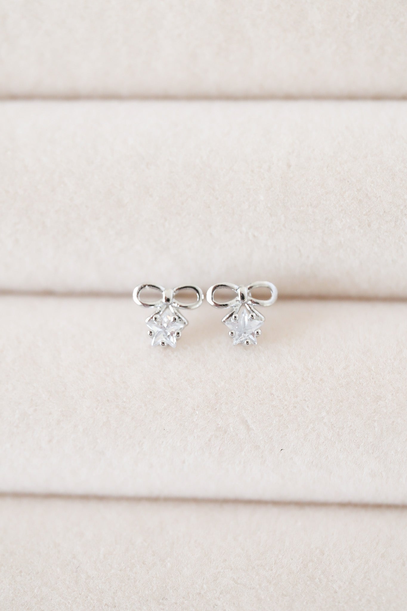 
                  
                    24492 Paislee Earrings
                  
                