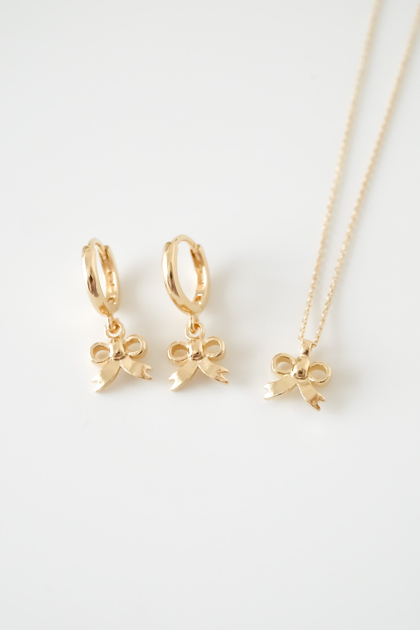 
                  
                    24519 Rosalie Earrings & Necklace
                  
                