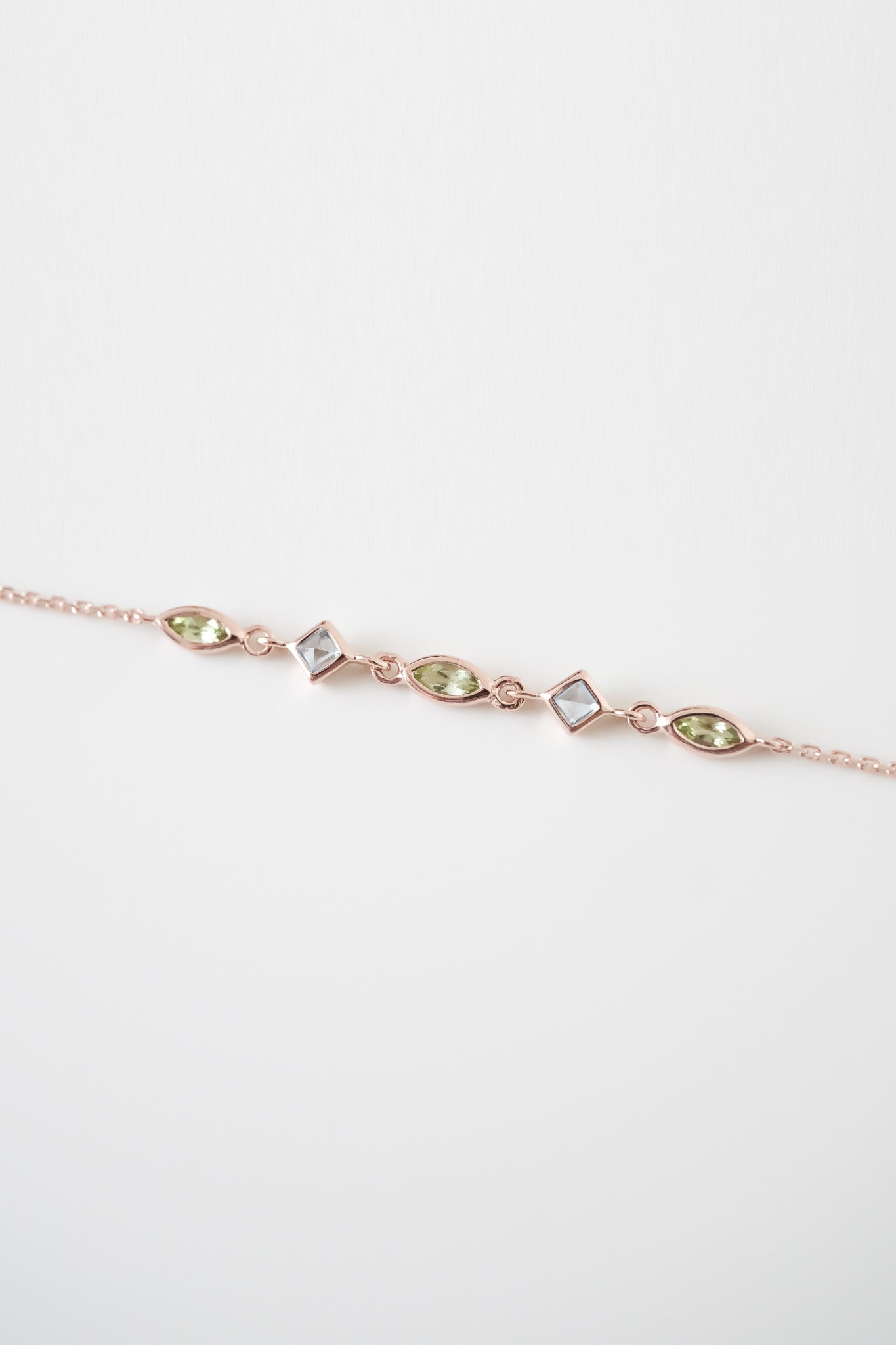 
                  
                    24522 Octavia Gemstone Necklace
                  
                