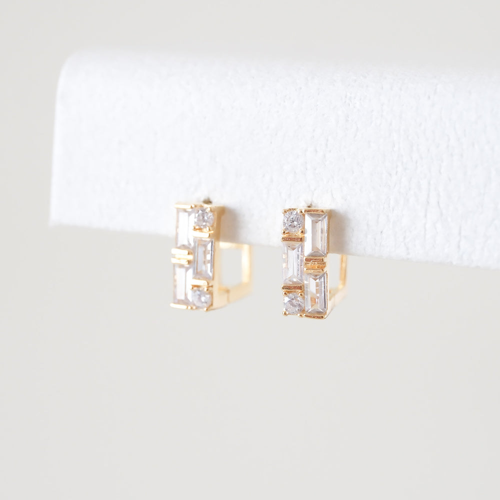 
                  
                    24524 Tamia Earrings
                  
                