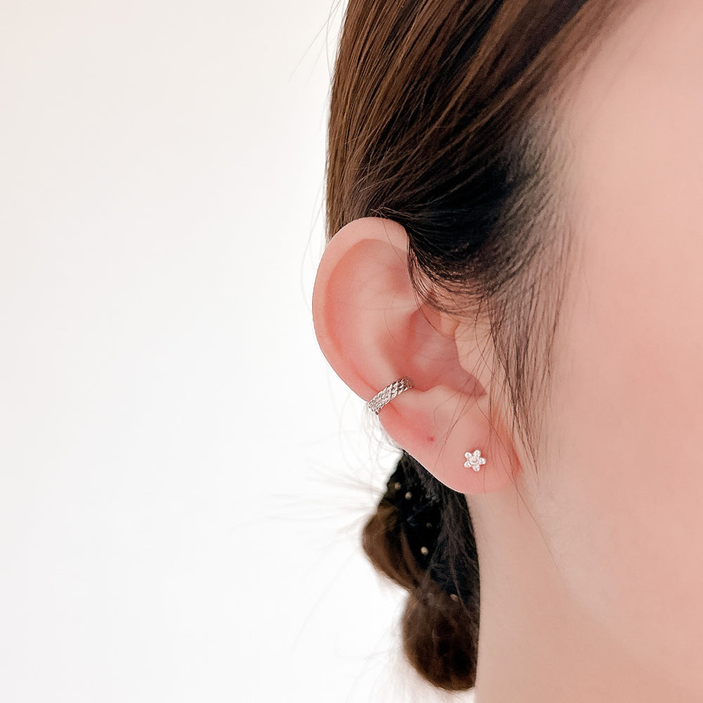 
                  
                    24525 Inaya Ear Cuff
                  
                