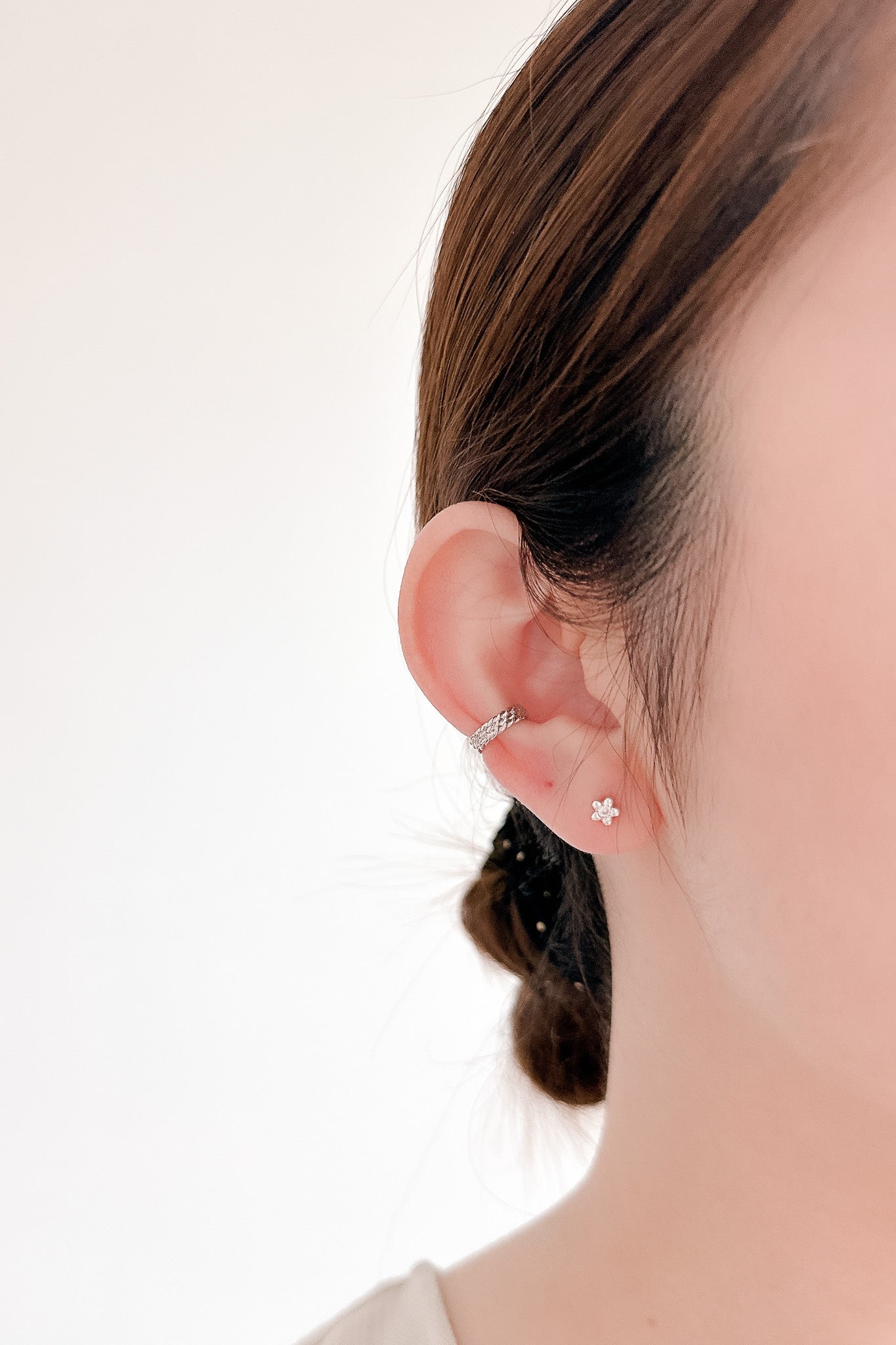 
                  
                    24525 Inaya Ear Cuff
                  
                