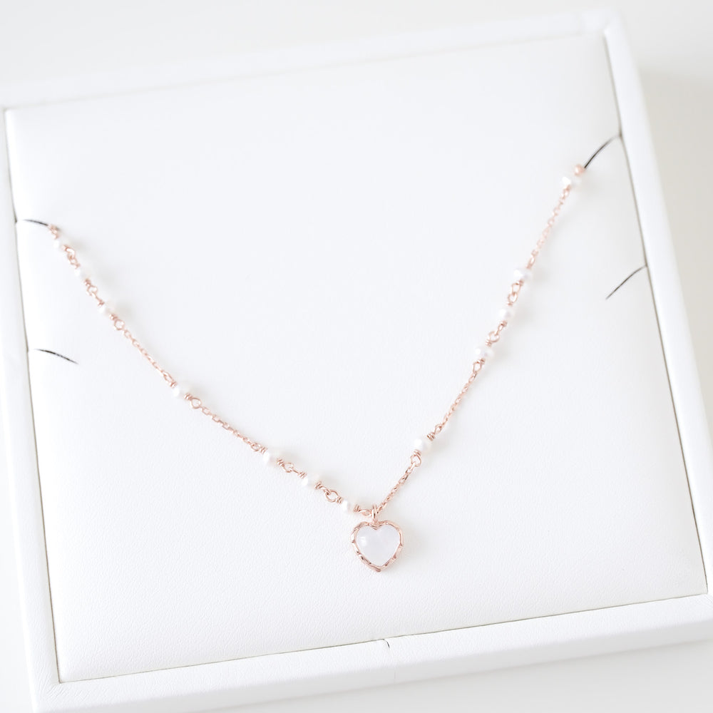 
                      
                        溫柔女生必備 ♡ 24546 Cadenza Gemstone Necklace
                      
                    