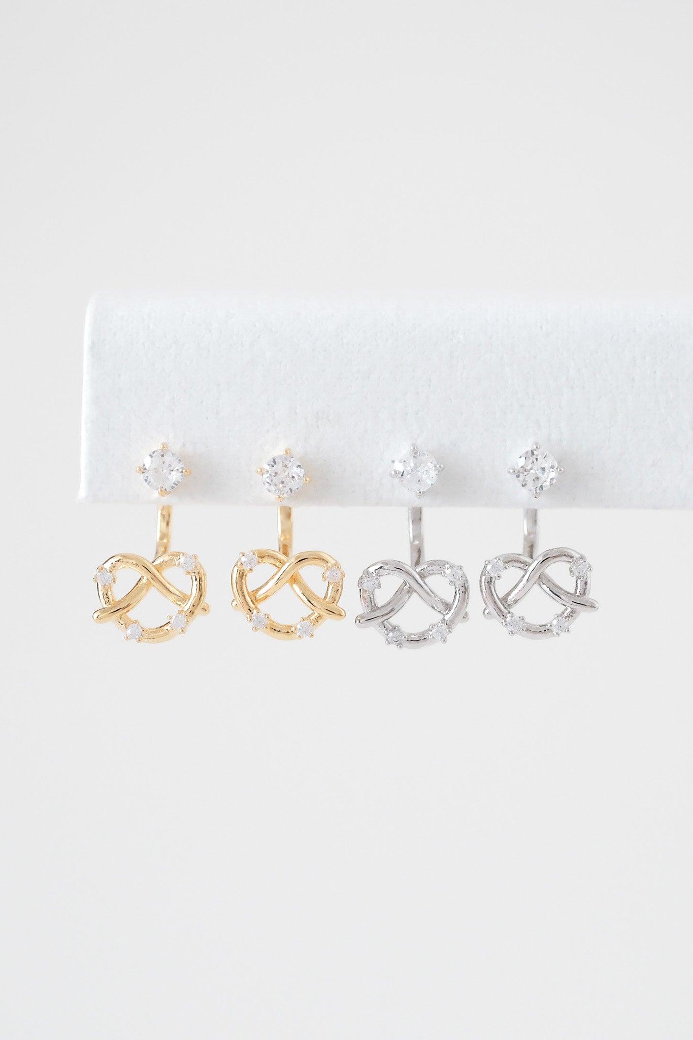 24618 Pretzel Earrings 🥨