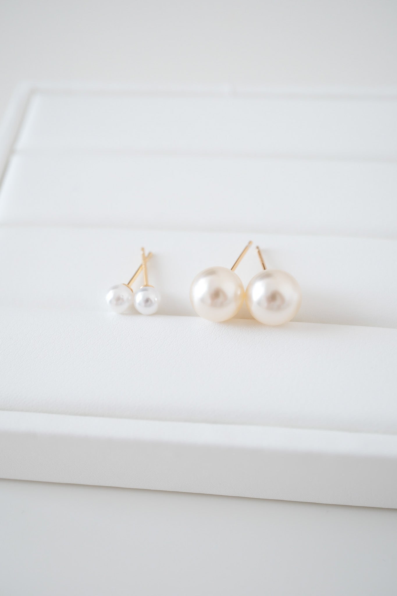 24656 The Classic Pearl Earrings