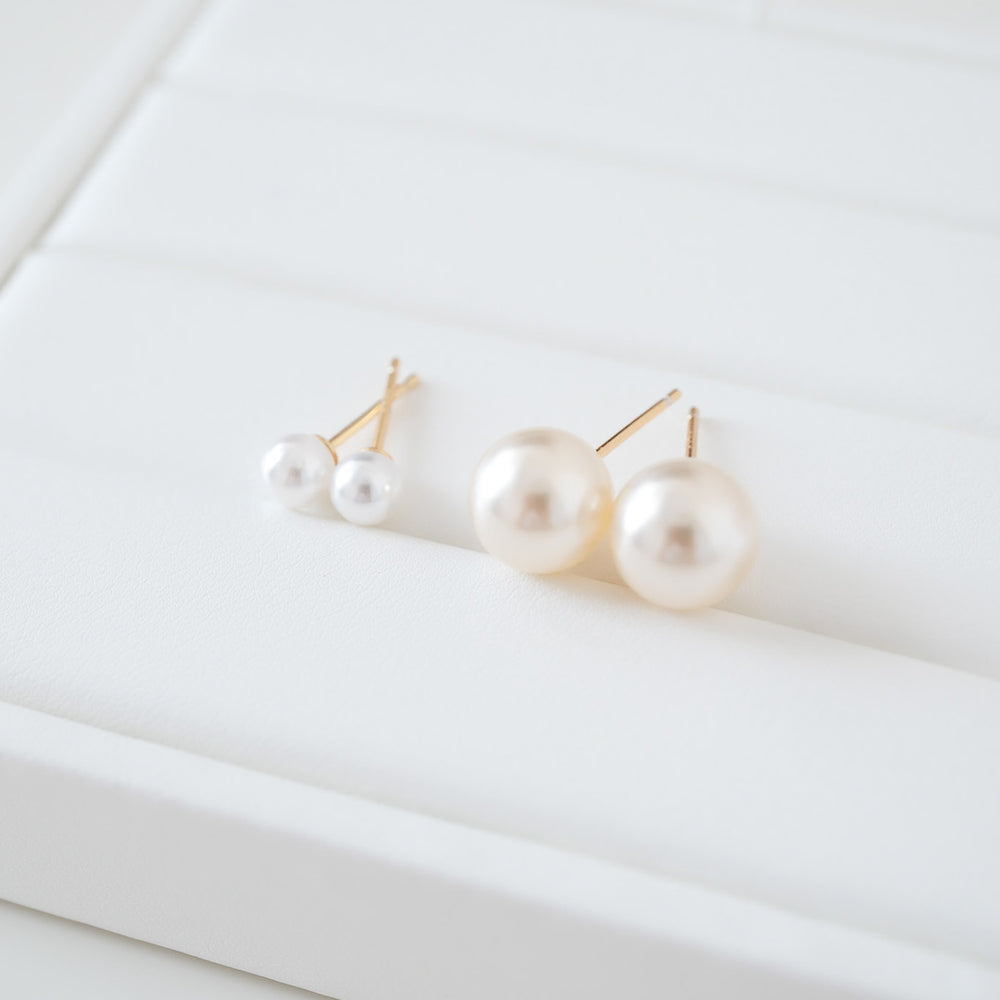 
                      
                        24656 The Classic Pearl Earrings
                      
                    