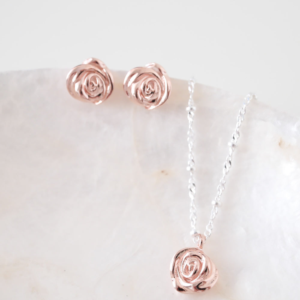 
                      
                        24758 Rosé Earrings & Necklace
                      
                    