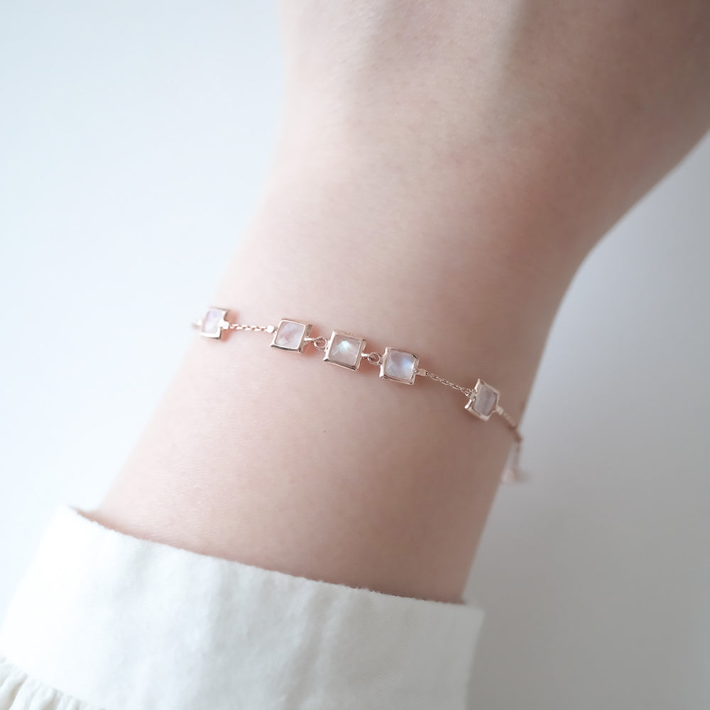 
                      
                        25007 Annabeth Gemstone Bracelet
                      
                    