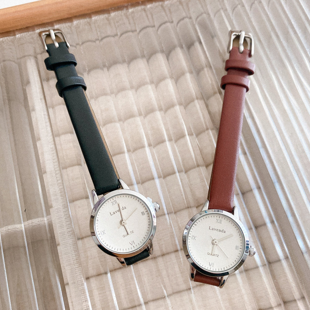 
                  
                    22011 - KR Lavenda Round Leather Watch
                  
                