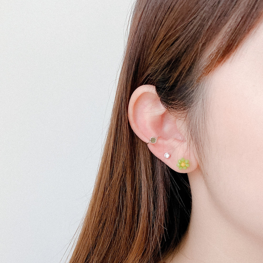 
                  
                    22384 - Shantelle Crystal Stone Ear Cuff
                  
                