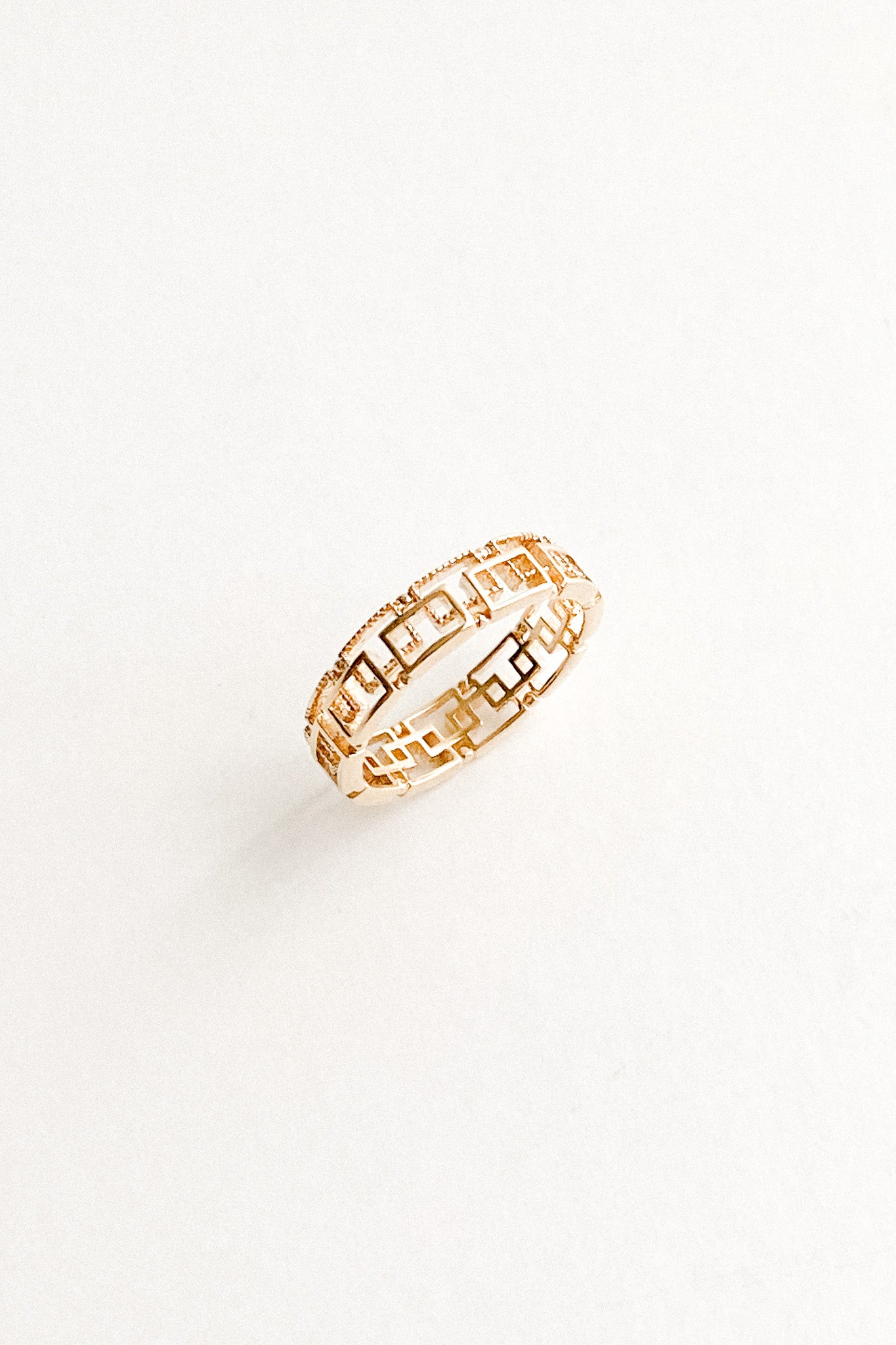 
                  
                    22585 - Lucita Ring
                  
                